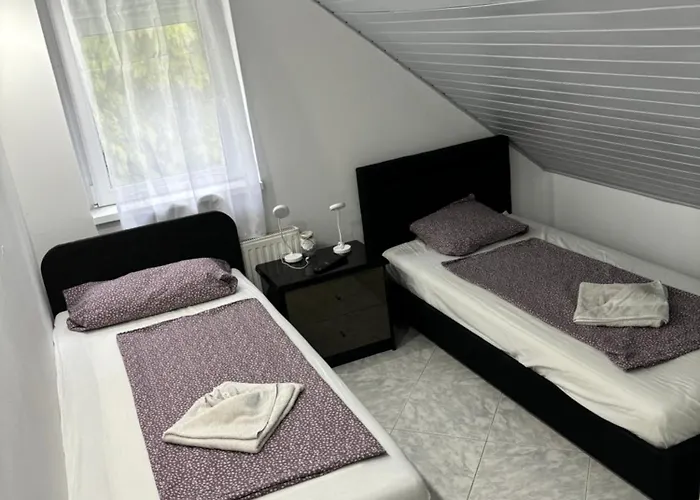 Lunczer Vendeghaz 3* Kőröshegy